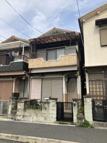 落ち着いた雰囲気の外観です