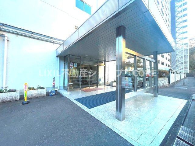 総戸数1046戸の管理体制良好な大規模マンションです。ぜひ一度現地でご覧ください。