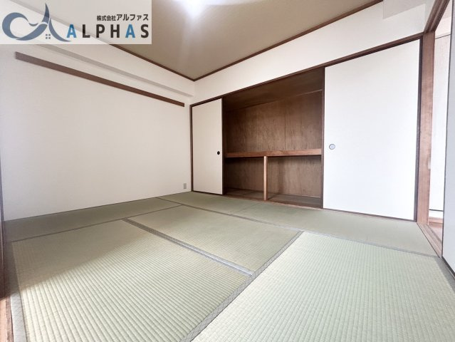 客間やお子様との遊び場としても使える和室あり♪