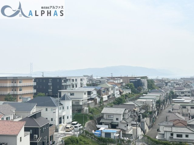 バルコニーから明石海峡大橋が望めます♪