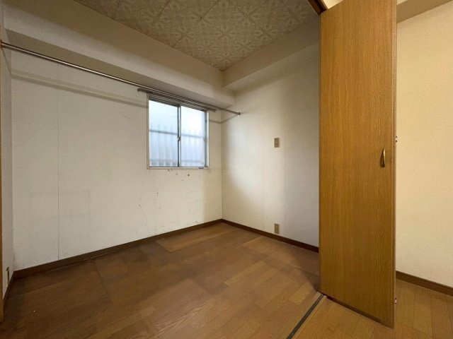 収納付きの洋室。寝室や書斎にもおすすめです。