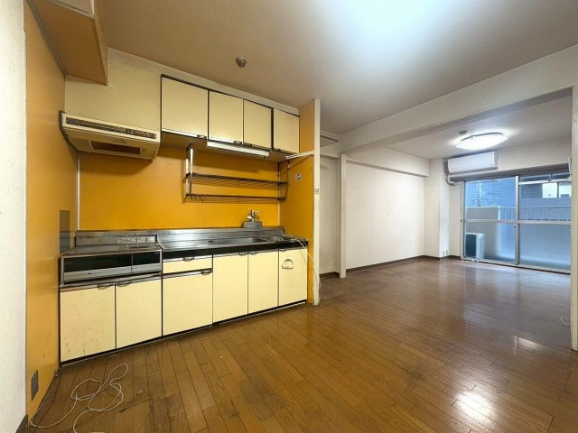 開放感のあるLDK。家具配置もしやすい間取りです。