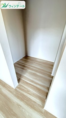 使いやすい位置に収納を配置。普段使いのものもすぐ取り出せて、毎日の暮らしがスムーズです。