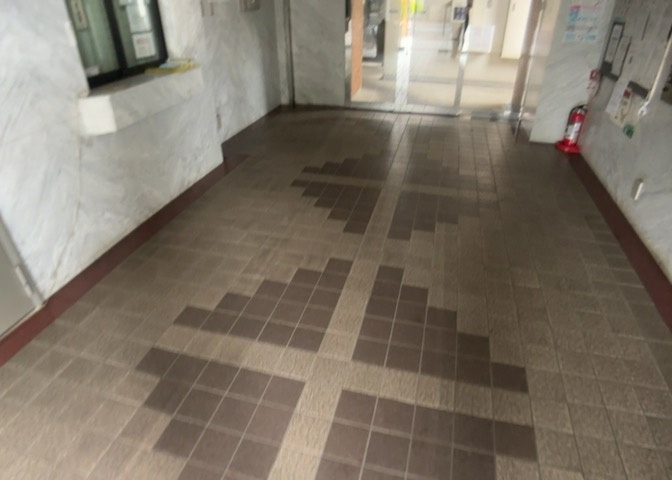 マンションのエントランスには、もともと風よけや防犯の役割がありますが、マンションによって宅配ボックスなどの設備が備わっている所もあります。日々の生活をイメージしながら生活しやすさをチェックしましょう。
