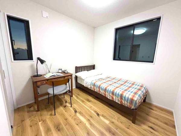 【かすみケ丘東の洋室】