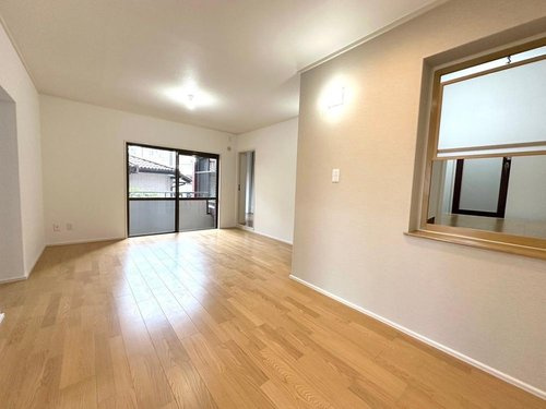 ライオンズマンション高宮第2 仲介手数料無料 の居間