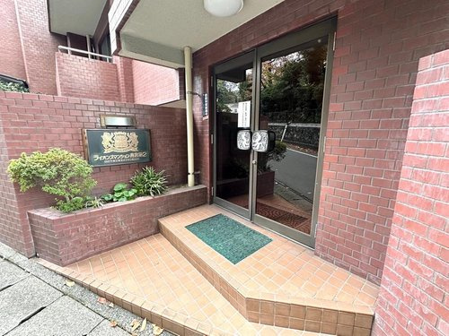 ライオンズマンション高宮第2 仲介手数料無料 のエントランス