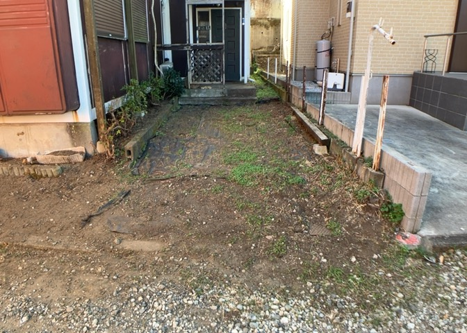 駐車場と明記されていても、最小スペースでつくられた駐車場だと大型車は駐車できなかったり、出入りしにくくなったりする可能性があります。お車のサイズと購入したい物件の駐車場のサイズを現地で確認しましょう。