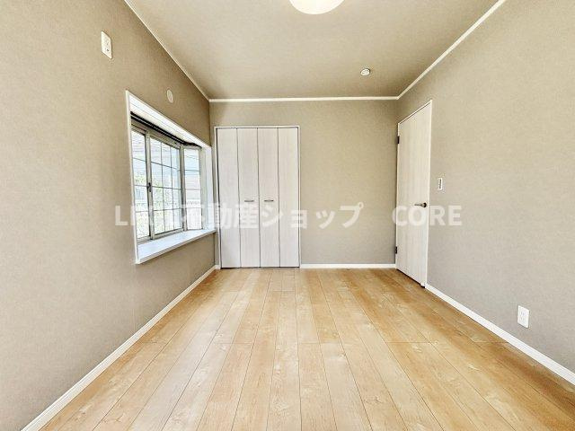子供部屋には十分の広さです。収納もあるので、勉強机もベットも十分に配置可能な空間！