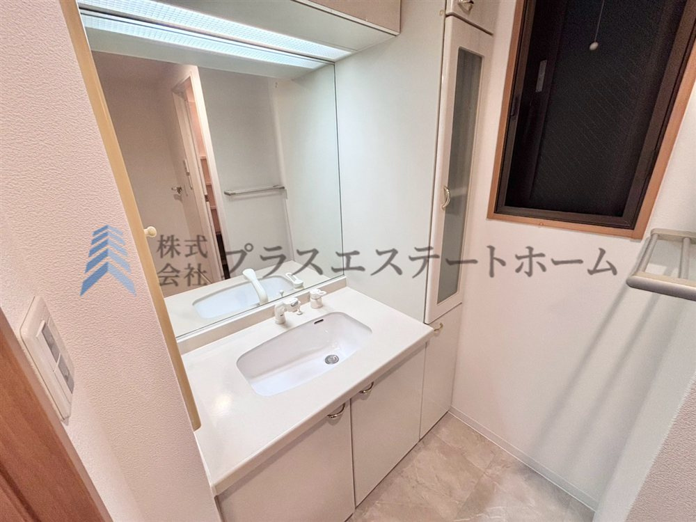 大型洗面器は、洗顔・洗髪はもちろん、つけ置き洗いなどにも便利です♪　