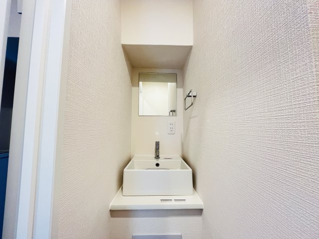 すっきりとした独立洗面台