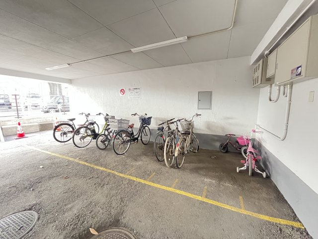 屋根付きの駐輪スペース