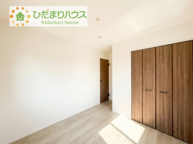 お掃除しやすく、清潔感を保てるのでダニも発生しにくいフローリング♪
