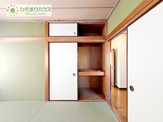 和室の収納は横開きクローゼット！　しまった物の出し入れも楽々です(^^)