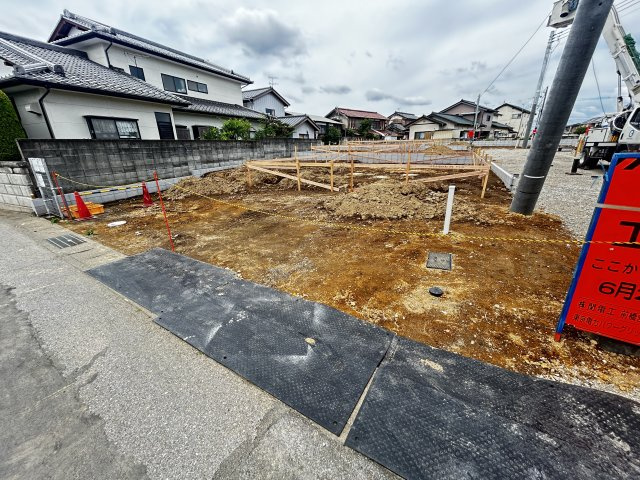 現地写真　駐車スペースは並列3台分可能です！　