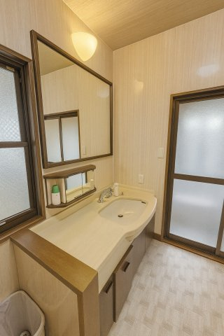 使いやすい独立洗面台です