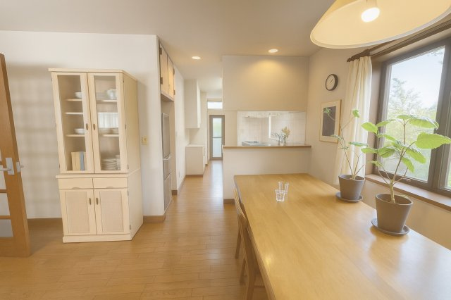 たっぷりの陽光と心地よい風が舞い込む住まい