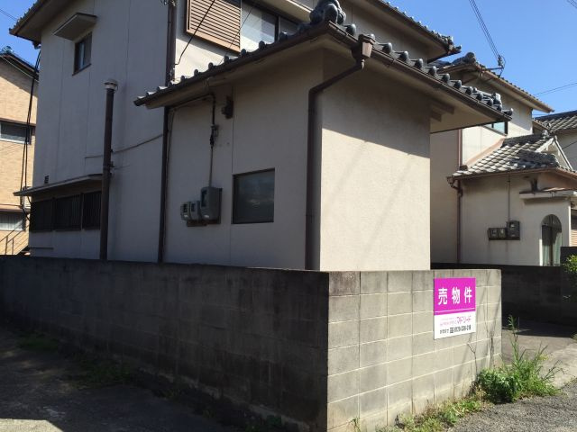 建物が2棟建っています。