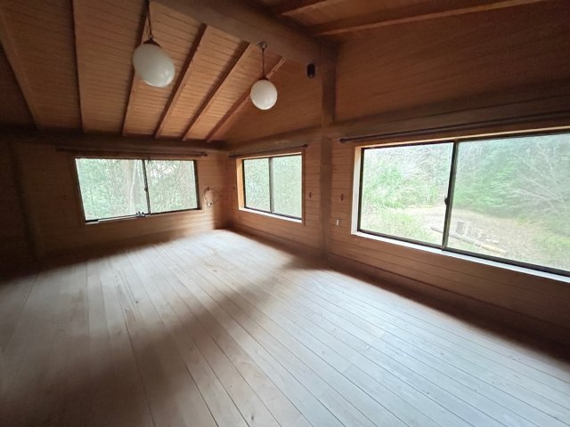 木の温もりあふれるログハウス。