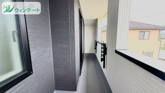 洗濯物や布団がしっかり干せる広さを確保。家事スペースとしてもくつろぎスペースとしても活躍します。