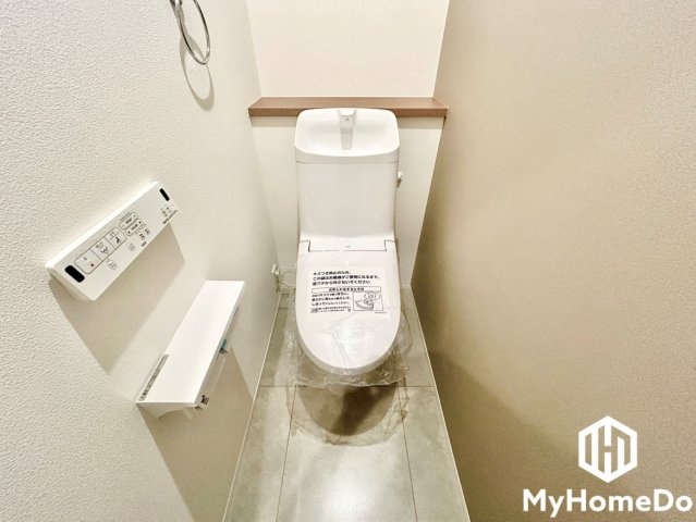 明るく清潔感溢れるトイレです。