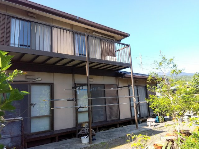 閑静な住宅地に位置しています。車通りが少なく騒音も気にならない穏やかな環境です。
