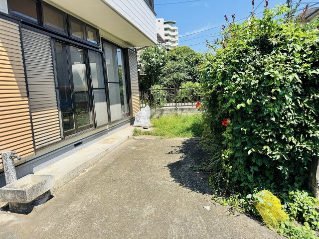 ～ガーデニングなども楽しめる庭付き～