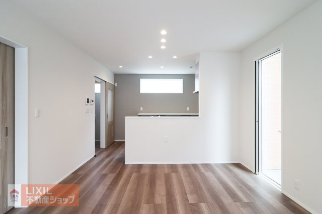 【ダイニング】現地完成写真。家族でくつろげるダイニングです。