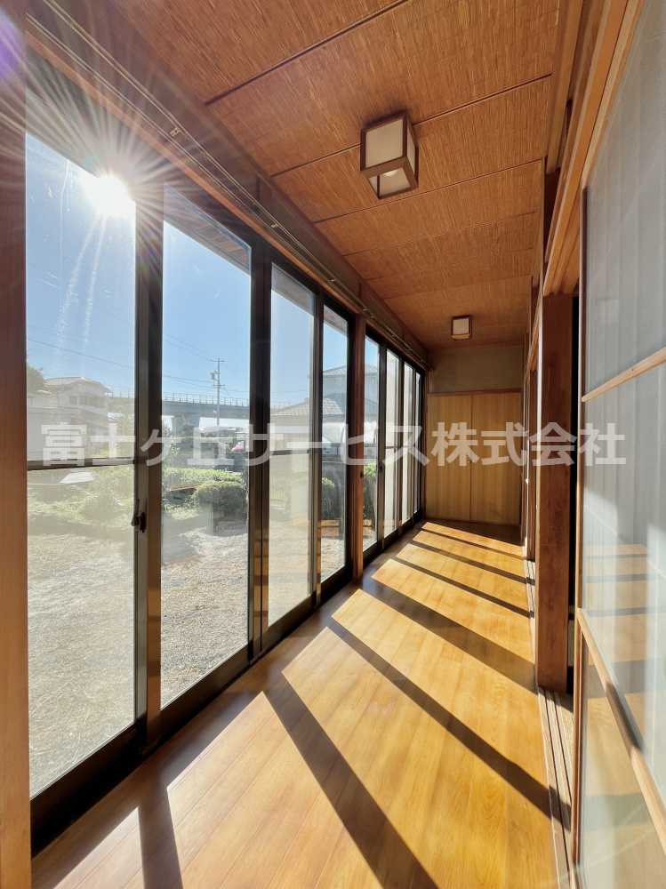 陽当たりのいい広縁