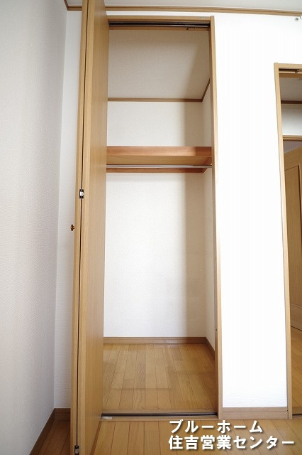 洋室にある収納です！
