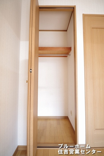 洋室にある収納です！