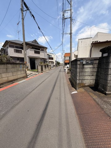 前面道路！交通量も少なく駐車も落ち着いてできます！