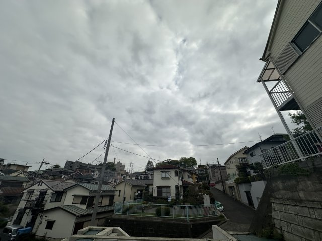 通いやすい近所にスーパー銭湯や大きな公園も有り閑静な住宅街なのに楽しめる施設も豊富です。