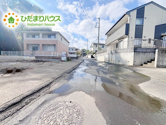 車使用時にも便利♪広めな前面道路。