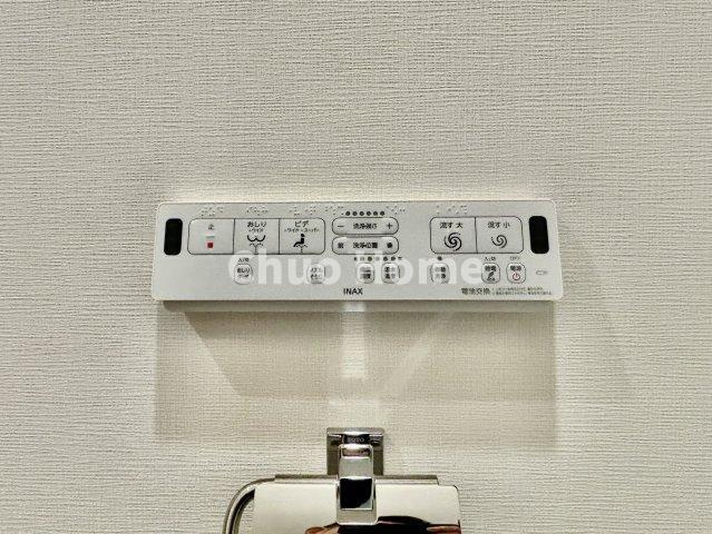 【ウォシュレット】清潔に使いたいお手洗いには最適な設備です。もちろんウォームレットも標準装備です。