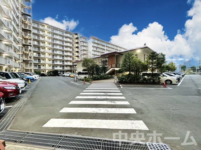 【敷地内駐車場】最新の空き状況や費用などの詳細は担当スタッフまでお問い合わせください。