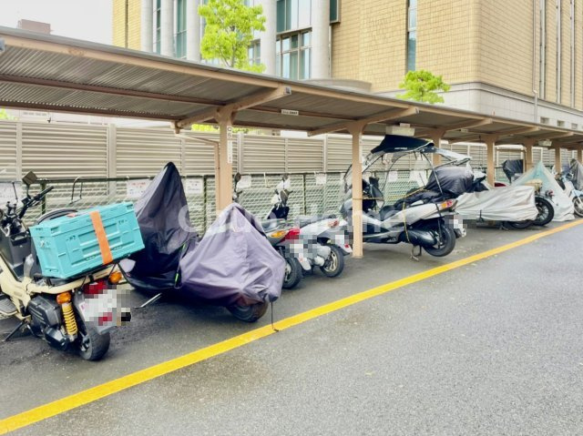【バイク置場】最新の空き状況や費用などの詳細は担当スタッフまでお問い合わせください。