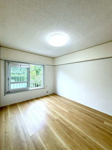 約6．0帖の洋室　全居室洋室に変更済みなので家具の配置もしやすくなります！