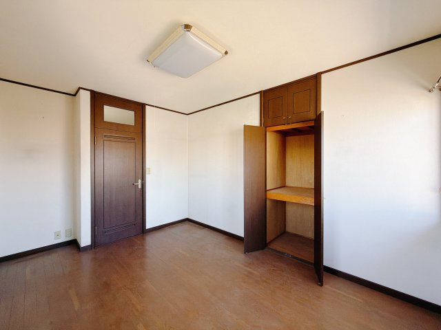 ■2階洋室｜2階各居室には収納をご用意しています♪常にお部屋を綺麗に保てます！小さなお子様も自然とお片付けができるようになるのでうれしいですよね！
