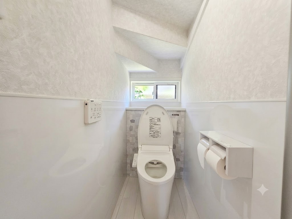 白を基調とした、清潔感のあるトイレです！