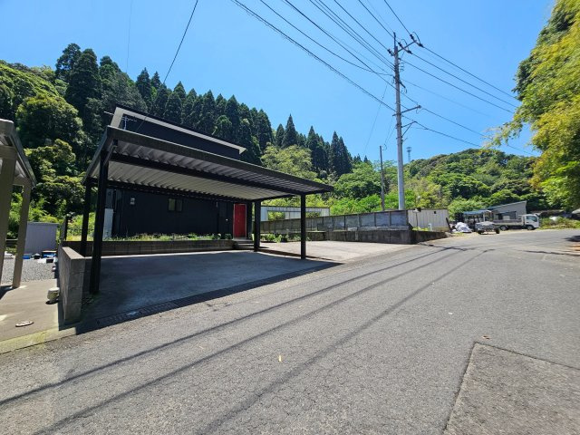 全面道路もゆったりしており、駐車もしやすいです！