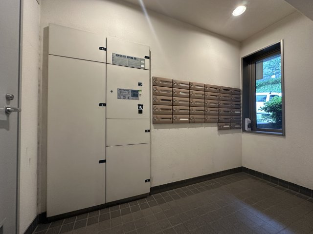 不在時にもあると大変便利な宅配ボックスを完備。
