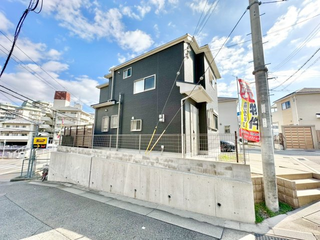 角地につき陽当たり、通風良好◎