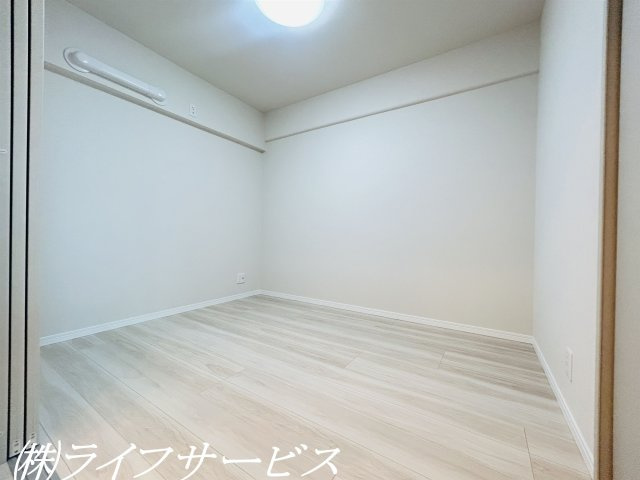 洋室4.2帖／クローゼット有！エアコン先行配管済！