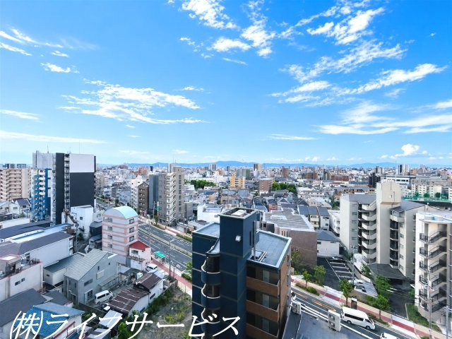 バルコニーからの眺望／上層階11階部分につき眺望良好！