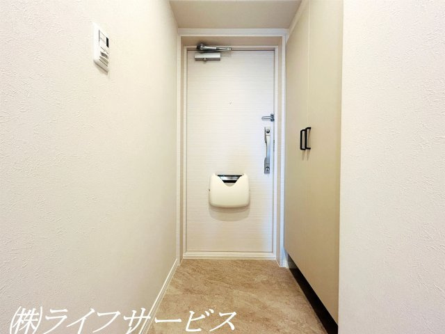 玄関／天井高のシューズボックス有