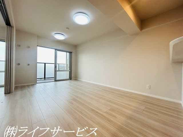 ＬＤＫ12.6帖／リフォーム済につき即入居可！上層階・東南向きにつき陽当り眺望良好！