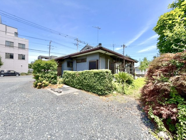 ■外観｜爽やかな青い外壁は青空によく馴染につつも目を引き、街並みに映えるデザインの住宅となっています♪