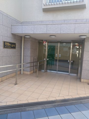 飲食店・スーパー等、生活に欠かせない施設も徒歩圏内に揃い、快適に暮らせる環境が整っています。