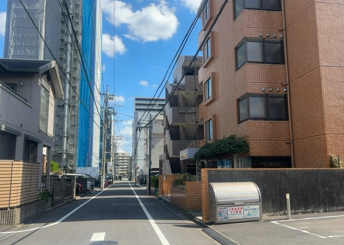 隣家の土地はどうなっているのか、生活利便施設が近くにあるのか、学校まで近いかなど、お客様のライフスタイルにあわせたイメージが重要です。また、近くにあると困る施設が近くにないかも確認するといいでしょう。